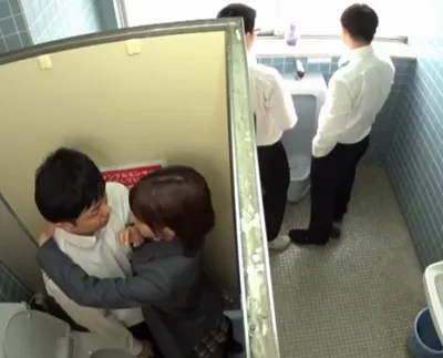 Em em học sinh dâm dục với sở thích xóc lọ liếm cu