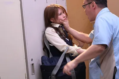 Siêu phẩm idol minami aizawa trộm cắp ở cửa hàng tiện lợi, thay vì báo cảnh sát thì anh ta lại …