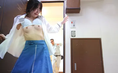 Bị cưỡng hiếp cô gái tìm đến người nhà đối diện giúp đỡ nhưng thật đen đủi khi hắn ta cũng…