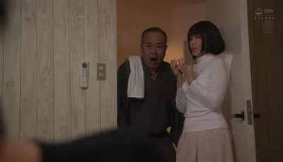 Bố gã chồng gài bẫy bạn gái của con trai để tống tình mỗi ngày