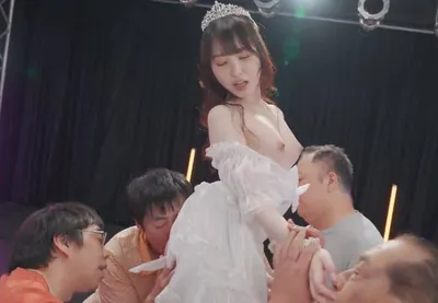 Nữ ca sĩ trẻ vừa giỏi hát còn vừa giỏi địt với fan hâm mộ