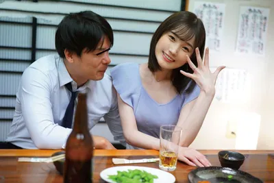 Vợ xin ông chồng đi họp lớp rồi mất liên lạc sau khi tình cũ đưa vào khách sạn