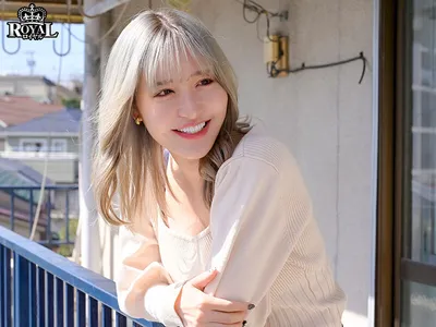 Người mình thầm thương trộm nhớ chị nhà sát bên, thanh niên làm liều nhìn trộm và bị bắt gặp