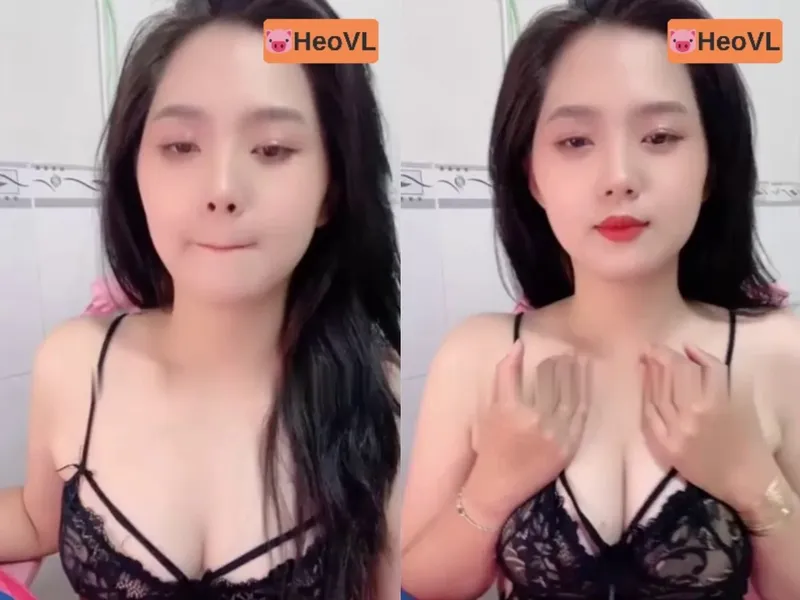 Cô bạn gái răng khểnh khoe hàng tròn trắng