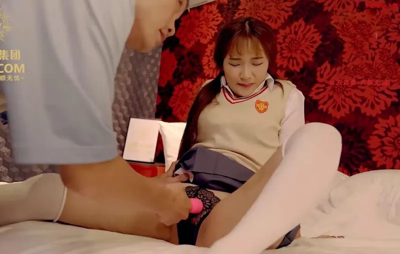 Con cưng dùng thân xóa nợ cho bố vay tiền bọn xã hội đen