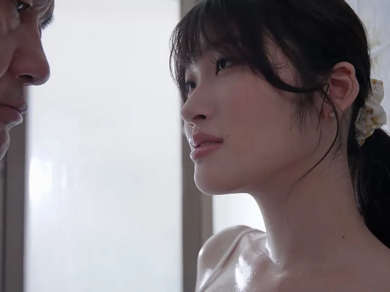 Gã chồng bỏ bê, bà xã được ông chú giúp thỏa mãn cơn dam dang lồn